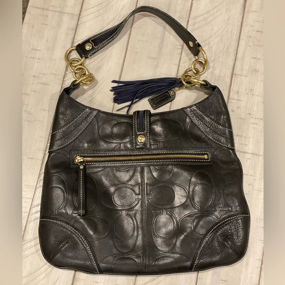 Rare Coach Hamptons Embossed  Leather Signature C Purse - Picture 6 of 7